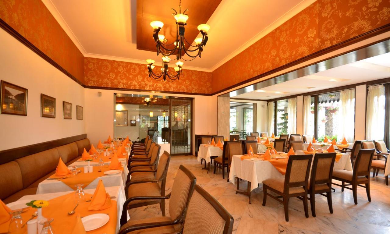 Shervani Hilltop Resort Nainital Eksteriør billede