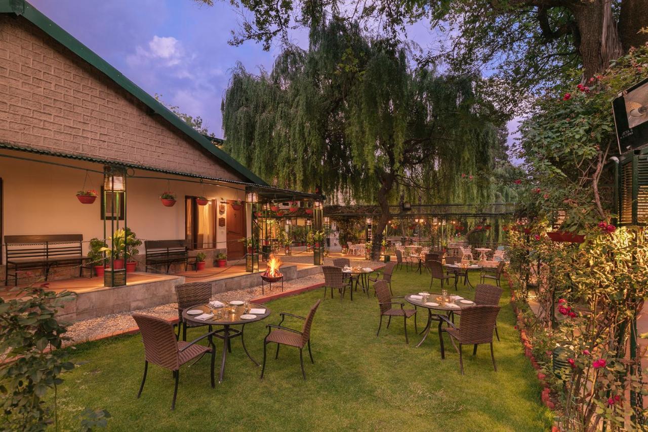 Shervani Hilltop Resort Nainital Eksteriør billede