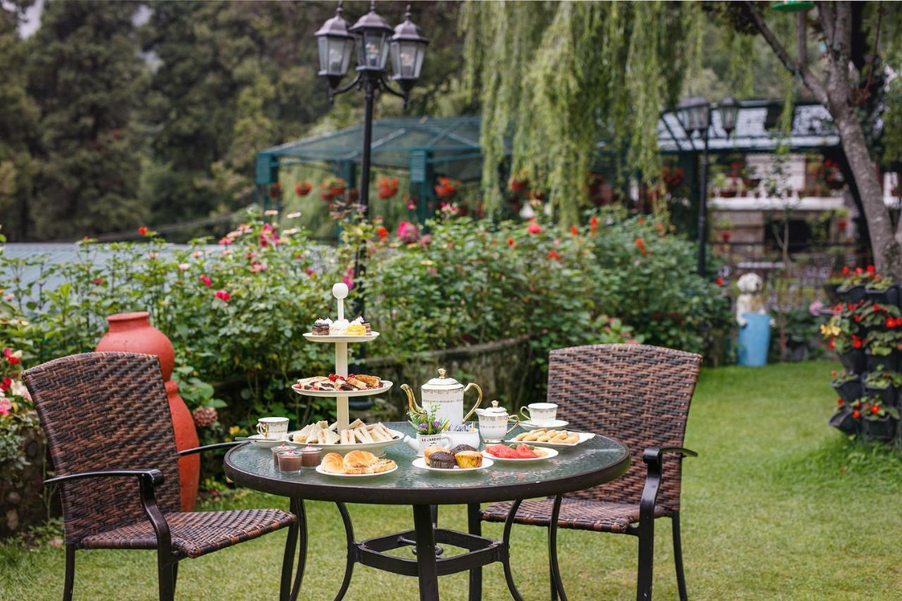 Shervani Hilltop Resort Nainital Eksteriør billede