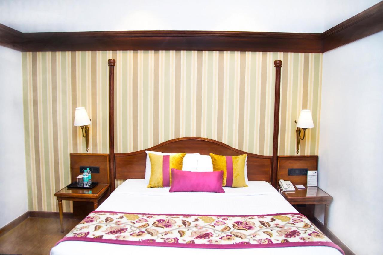 Shervani Hilltop Resort Nainital Eksteriør billede