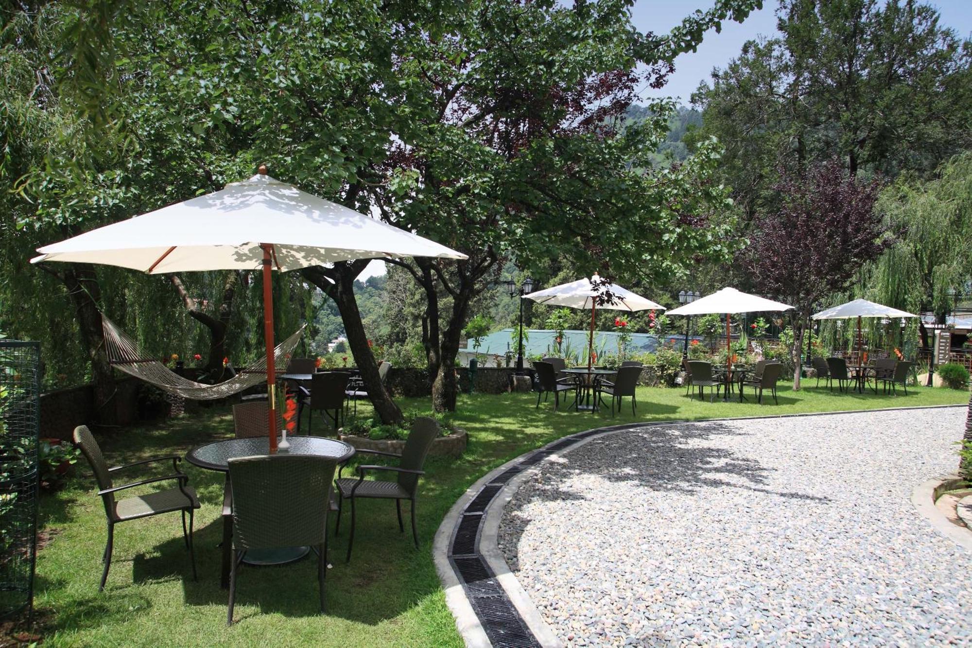Shervani Hilltop Resort Nainital Eksteriør billede