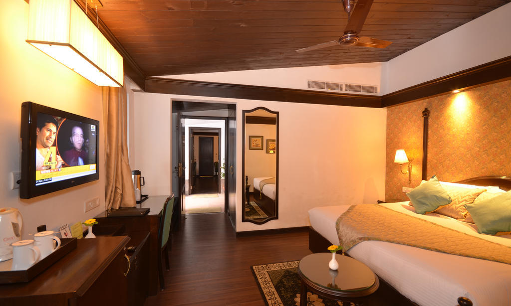 Shervani Hilltop Resort Nainital Eksteriør billede